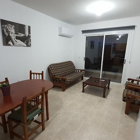 Lovely Apartment At The City Center Of Paphos Bagian luar foto