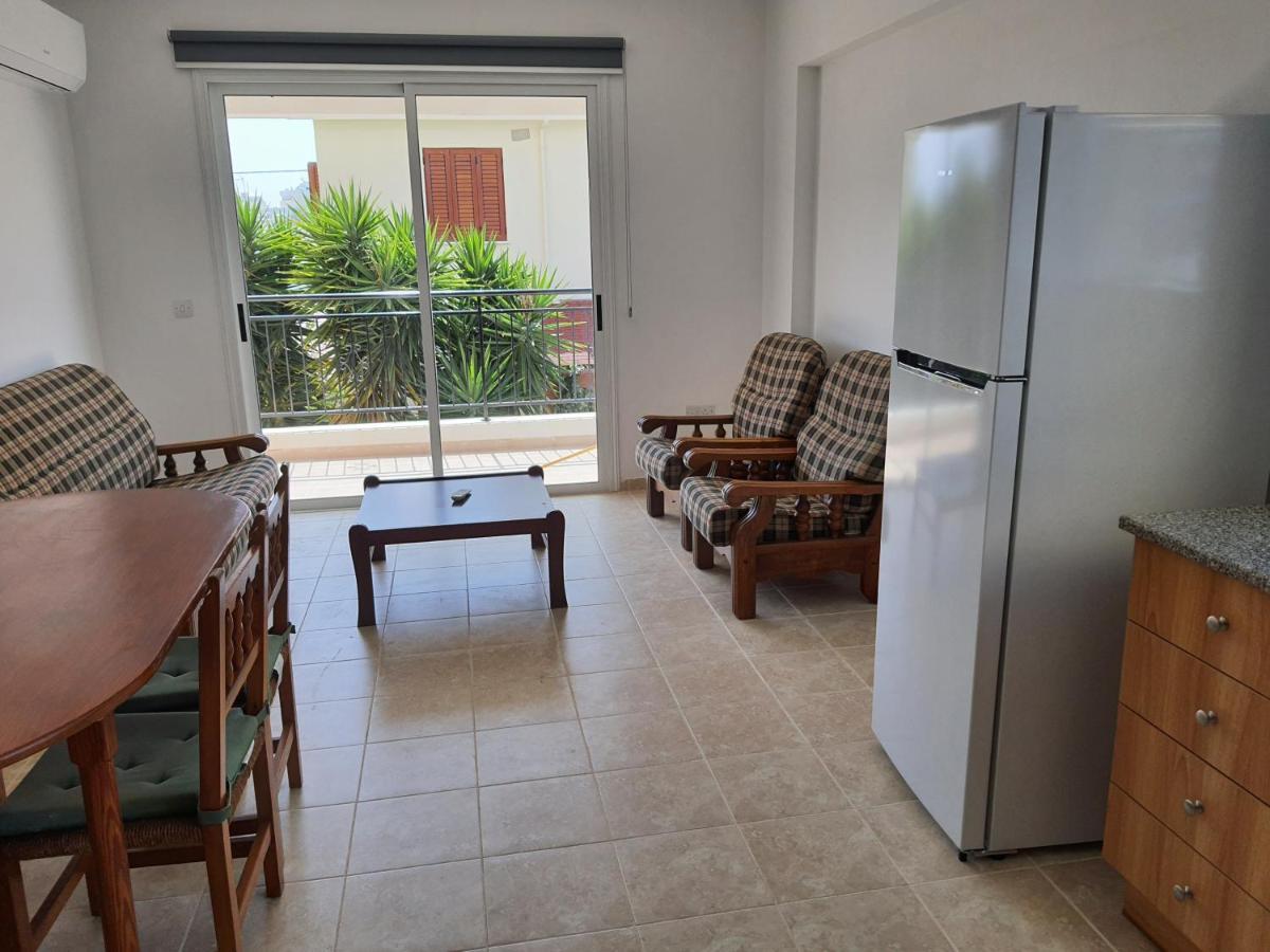 Lovely Apartment At The City Center Of Paphos Bagian luar foto