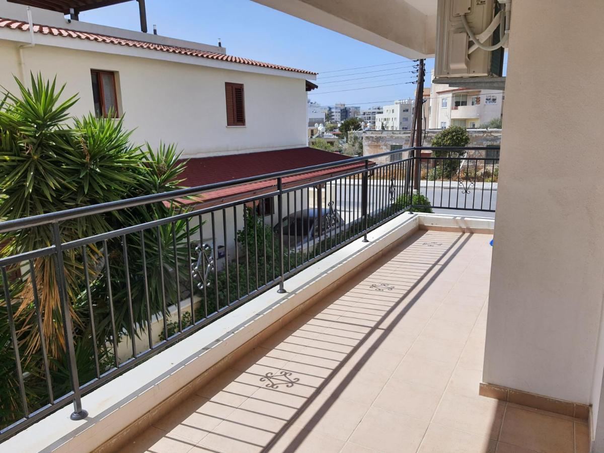 Lovely Apartment At The City Center Of Paphos Bagian luar foto