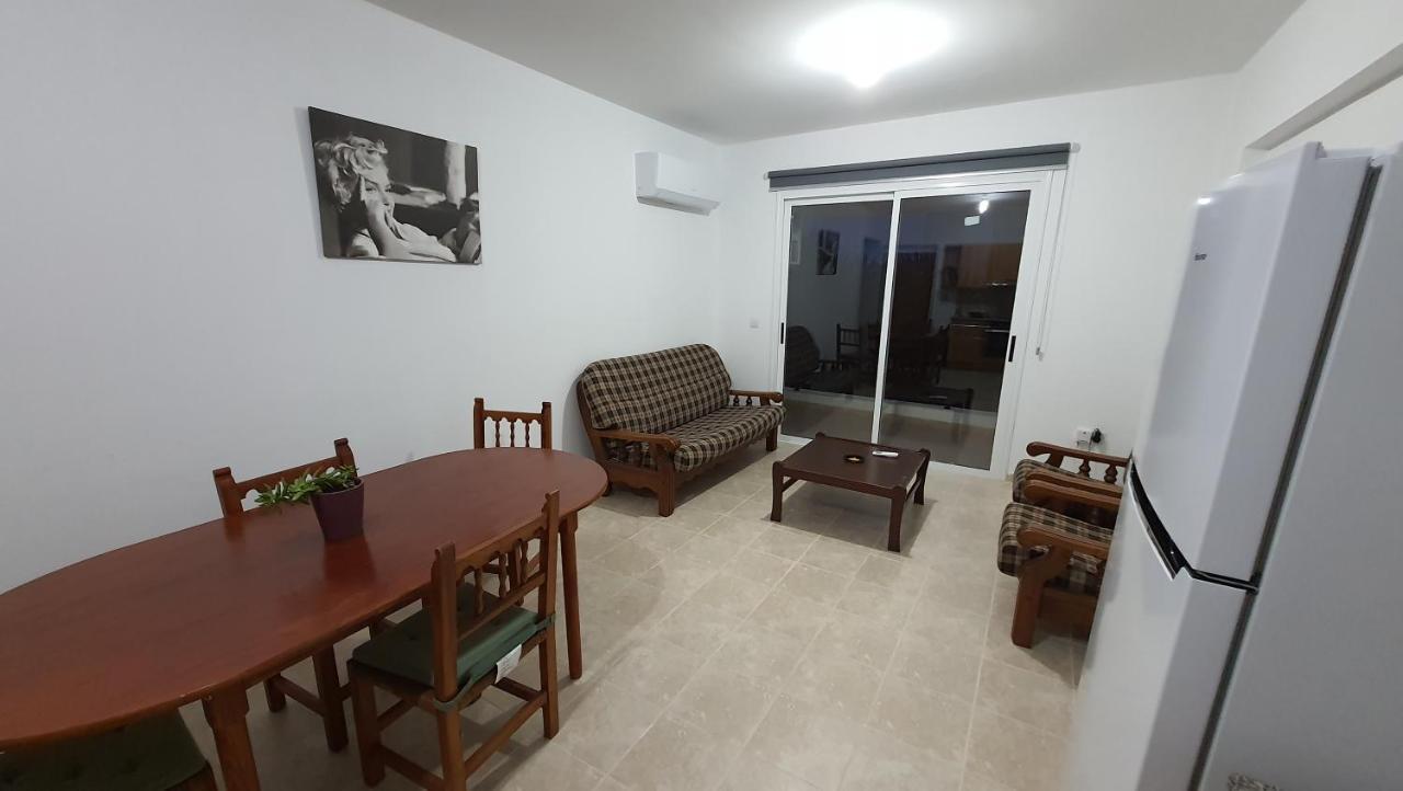 Lovely Apartment At The City Center Of Paphos Bagian luar foto